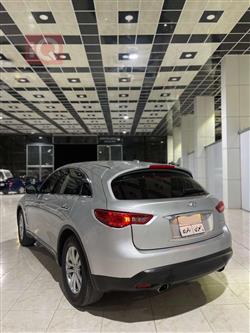انفنتي QX70